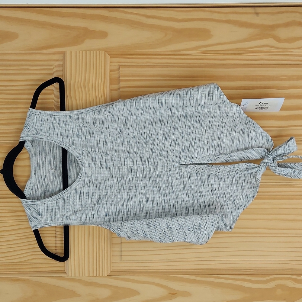 White and grey zyia infinity tank